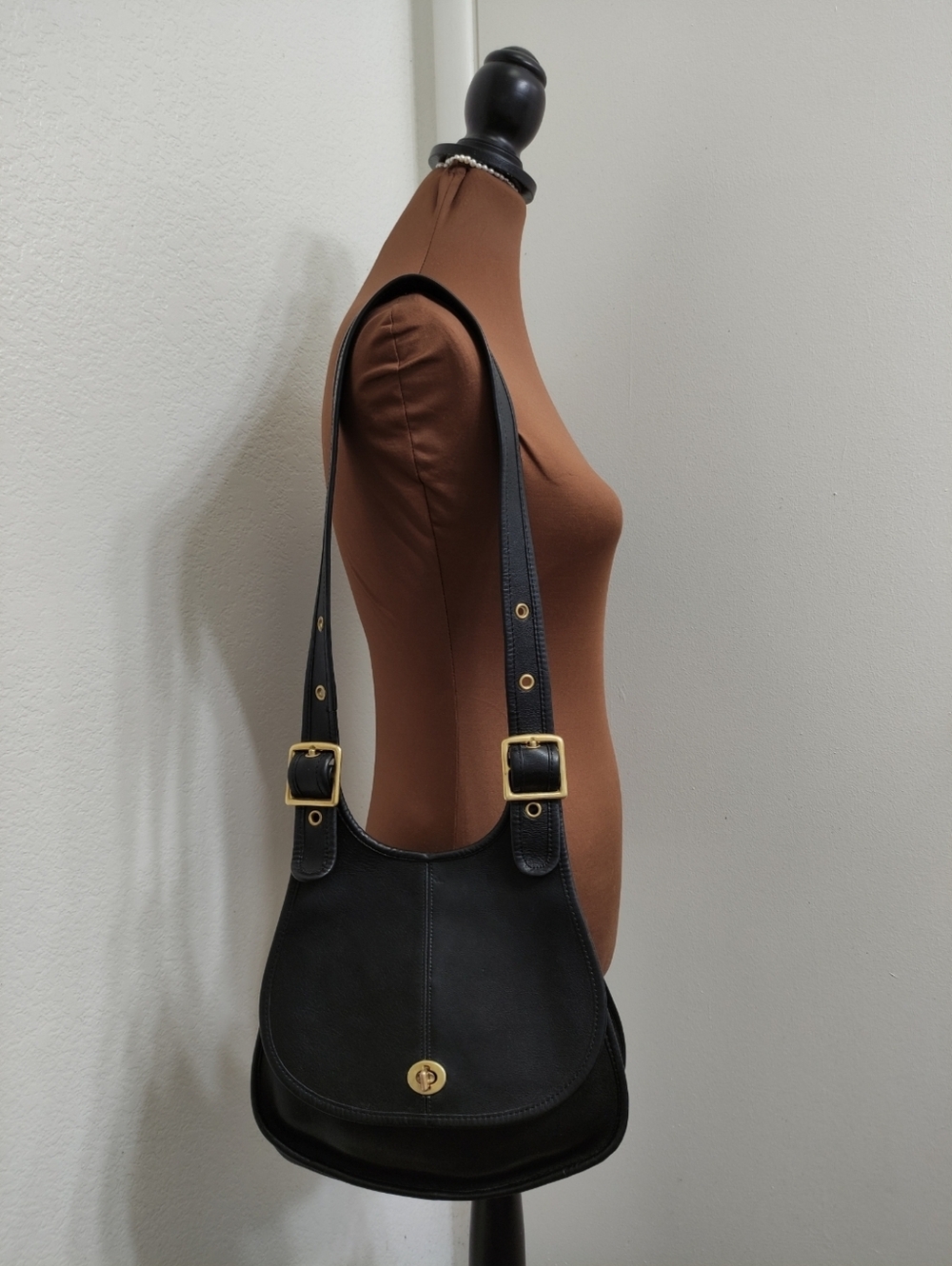Vintage Coach 9235 Crescent Bag Black - Picture 7 of 9